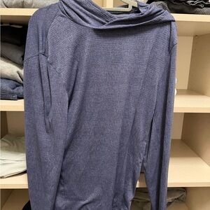 Lululemon men’s navy heather lightweight sweatshirt. Size: adult small.